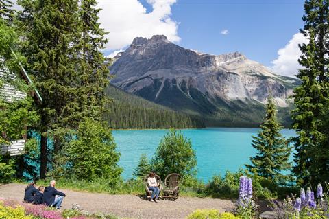 ヨーホー国立公園のエメラルドレイク